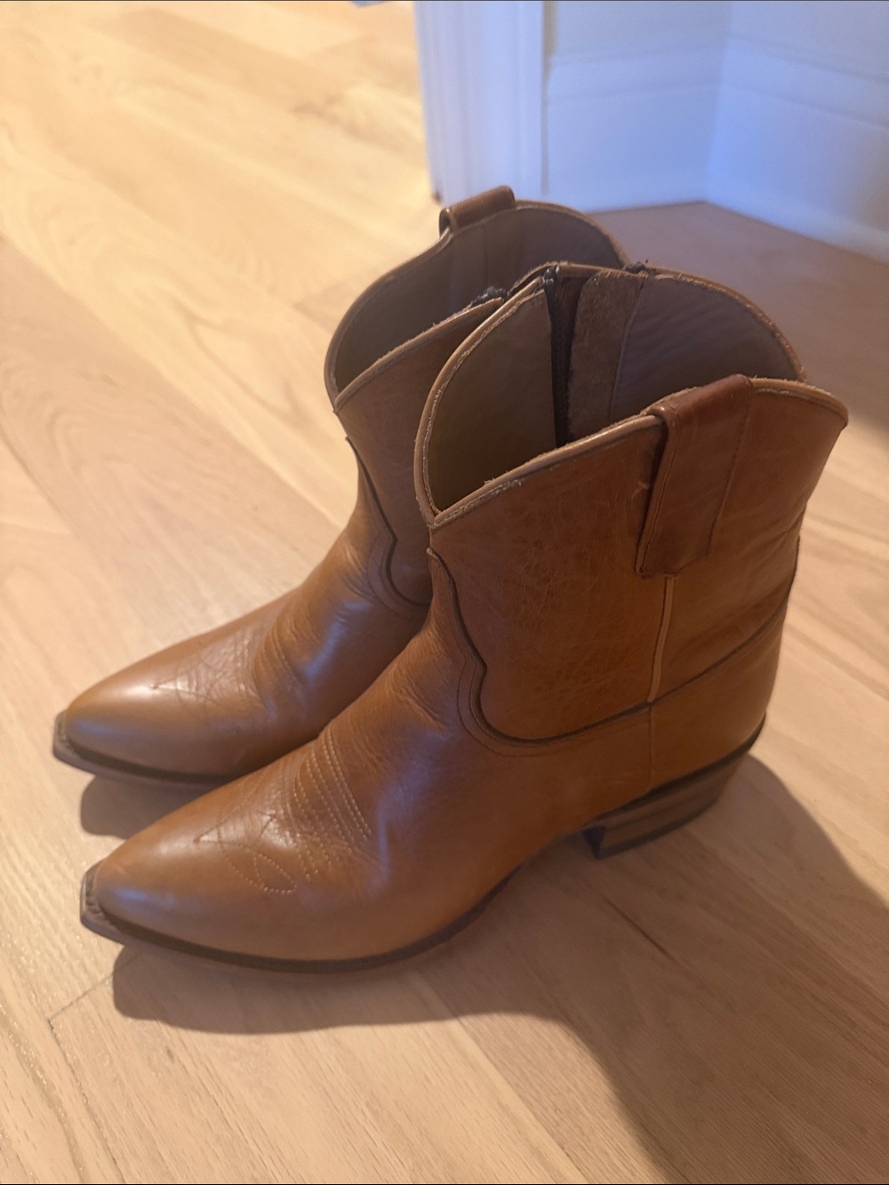 Alvie’s Women’s Tan Leather Western Ankle Boots